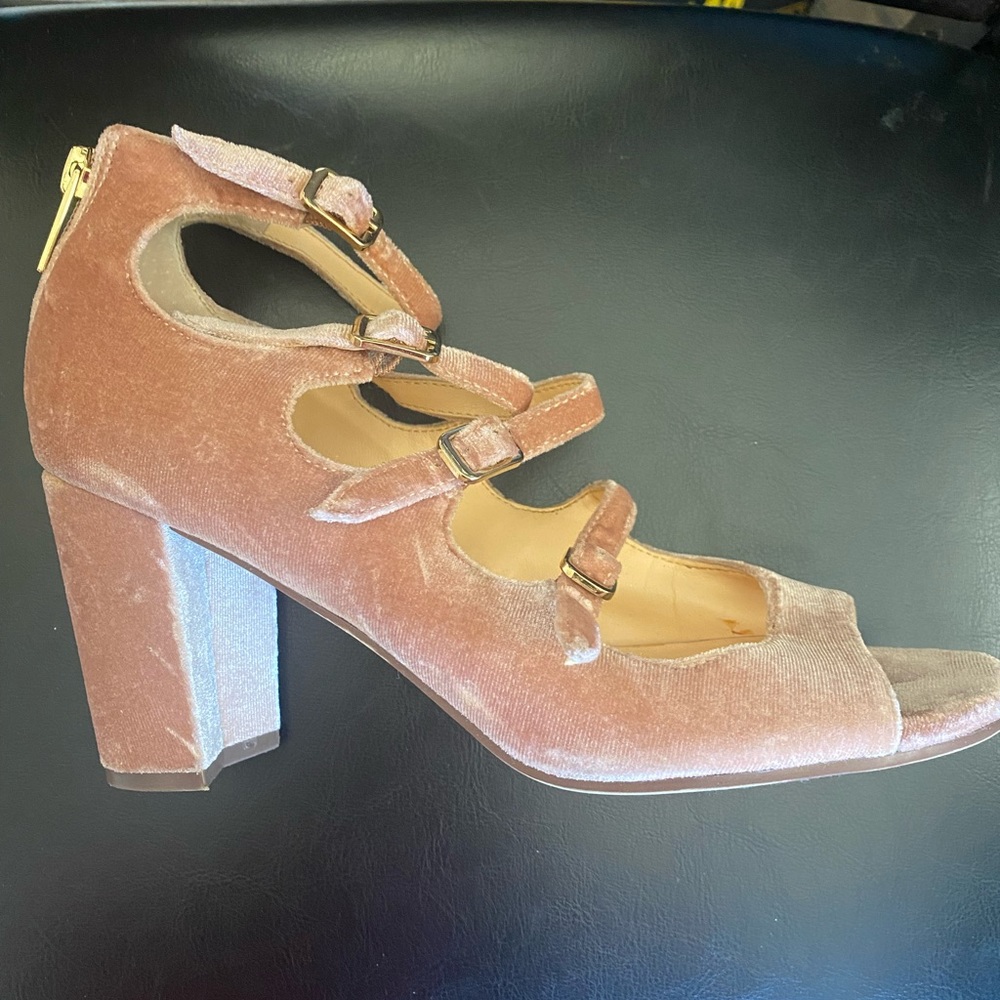 Unisa Size 7 block velour strappy heels- baby pink